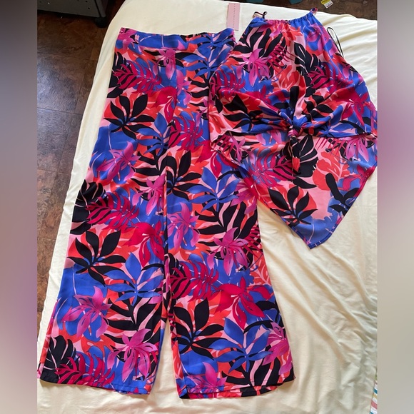 Vibrant Leaf Print 2 piece Set - Picture 1 of 4